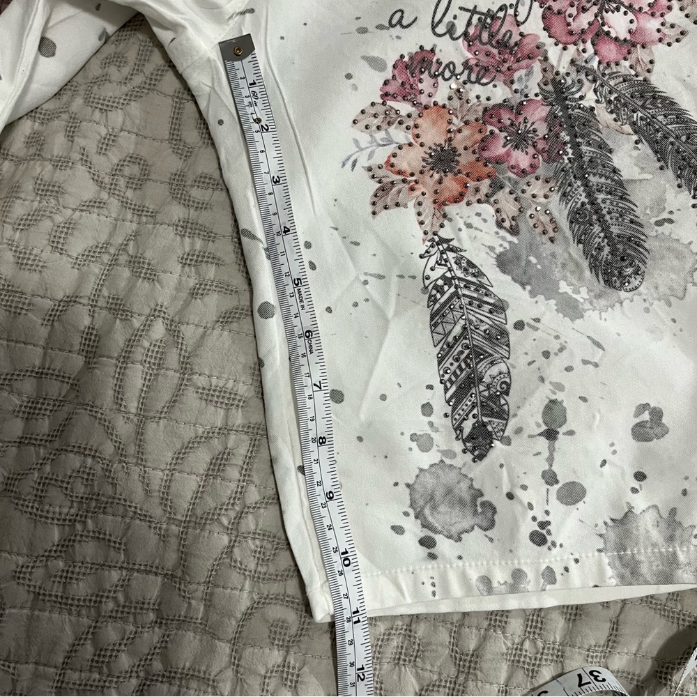 ANGELA MARA WHITE FLORAL SHORTS - Picture 9 of 10